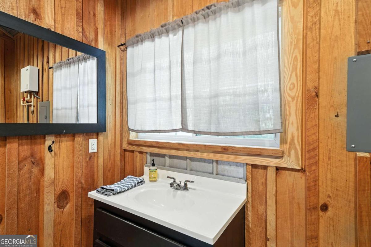 Ball Ground, Georgia, 30107, United States, 5 Bedrooms Bedrooms, ,6 BathroomsBathrooms,Residential,Active,1961923