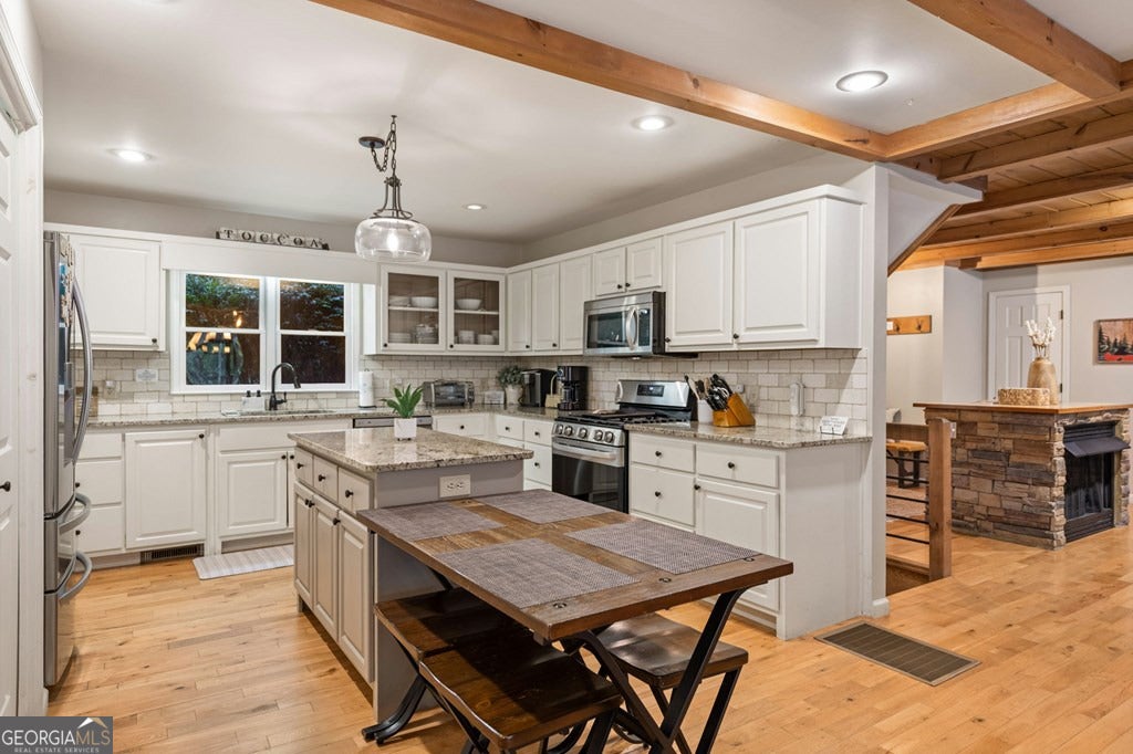 Blue Ridge, Georgia, 30513, United States, 4 Bedrooms Bedrooms, ,3 BathroomsBathrooms,Residential,Active,1945256