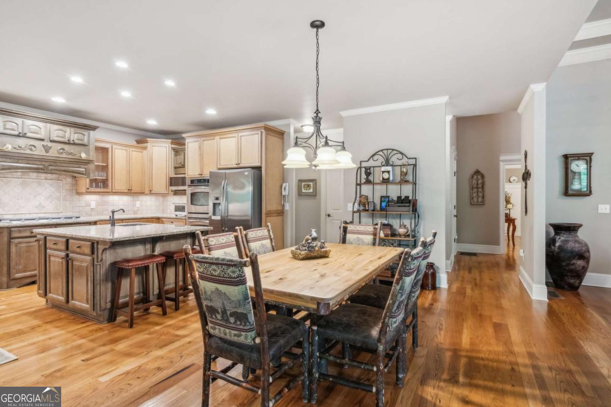 Big Canoe, Georgia, 30143, United States, 5 Bedrooms Bedrooms, ,6 BathroomsBathrooms,Residential,Active,1997550