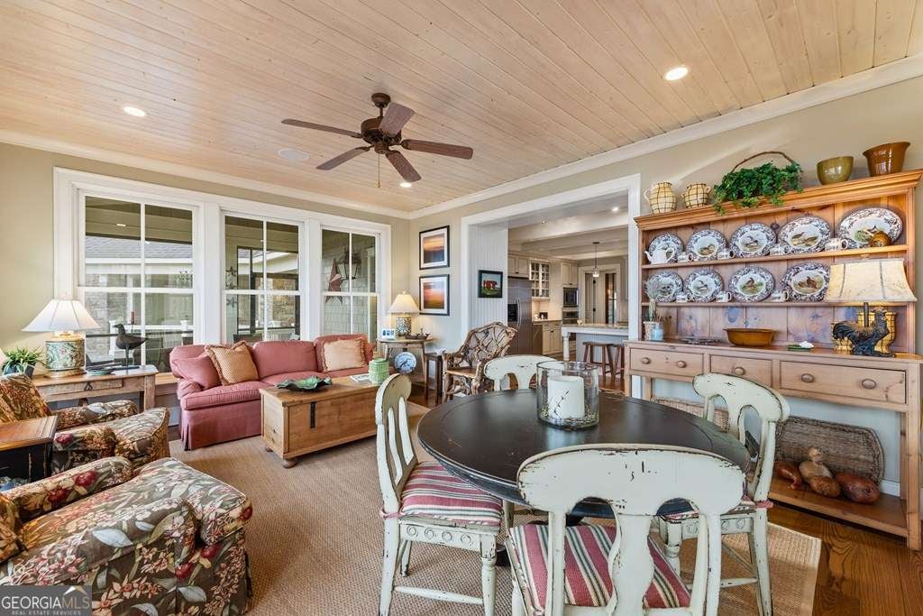 Murphy, North Carolina, 28906, United States, 5 Bedrooms Bedrooms, ,6 BathroomsBathrooms,Residential,Active,2001080