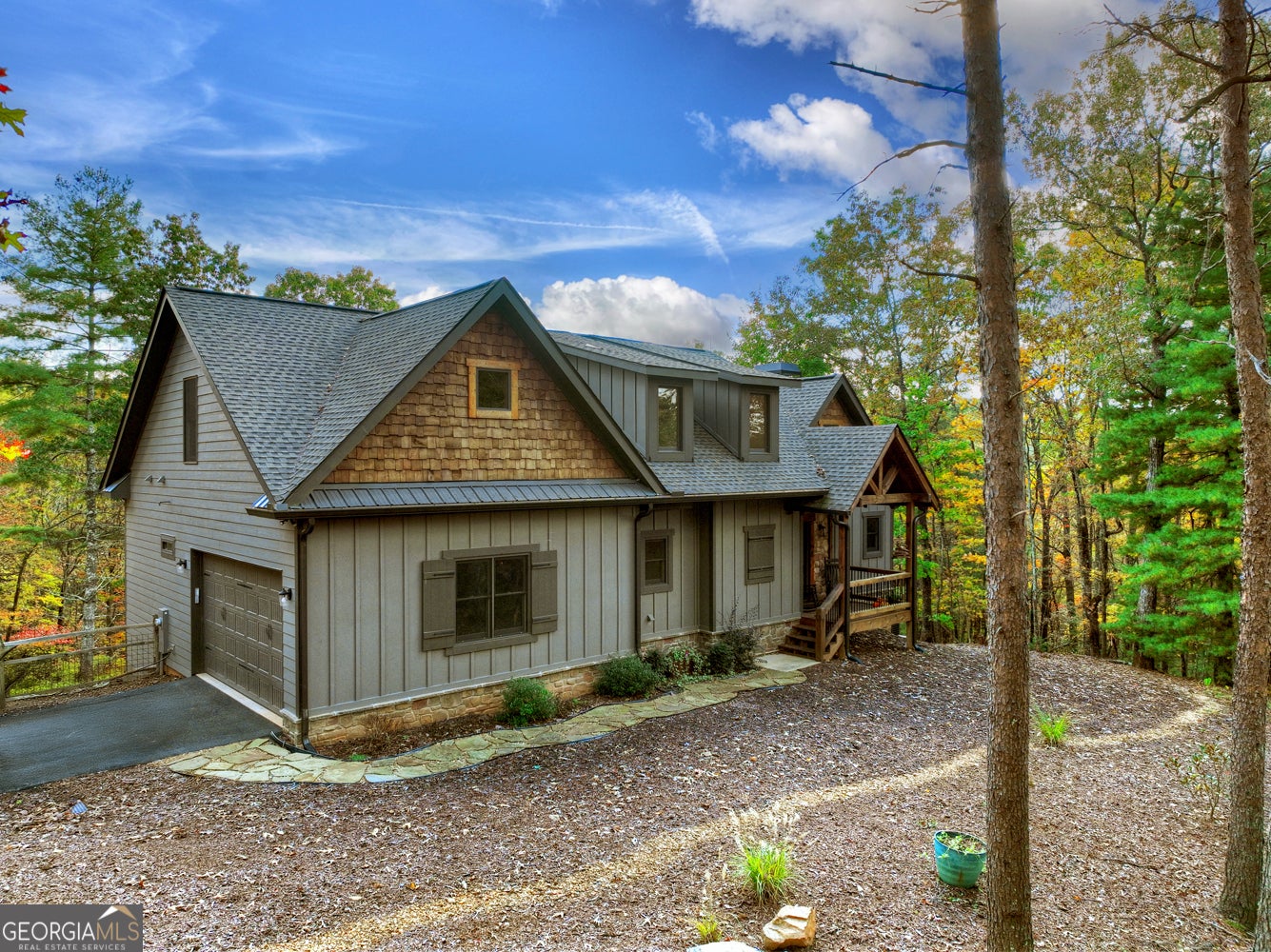 Ellijay, Georgia, 30540, United States, 5 Bedrooms Bedrooms, ,4 BathroomsBathrooms,Residential,Active,1954017