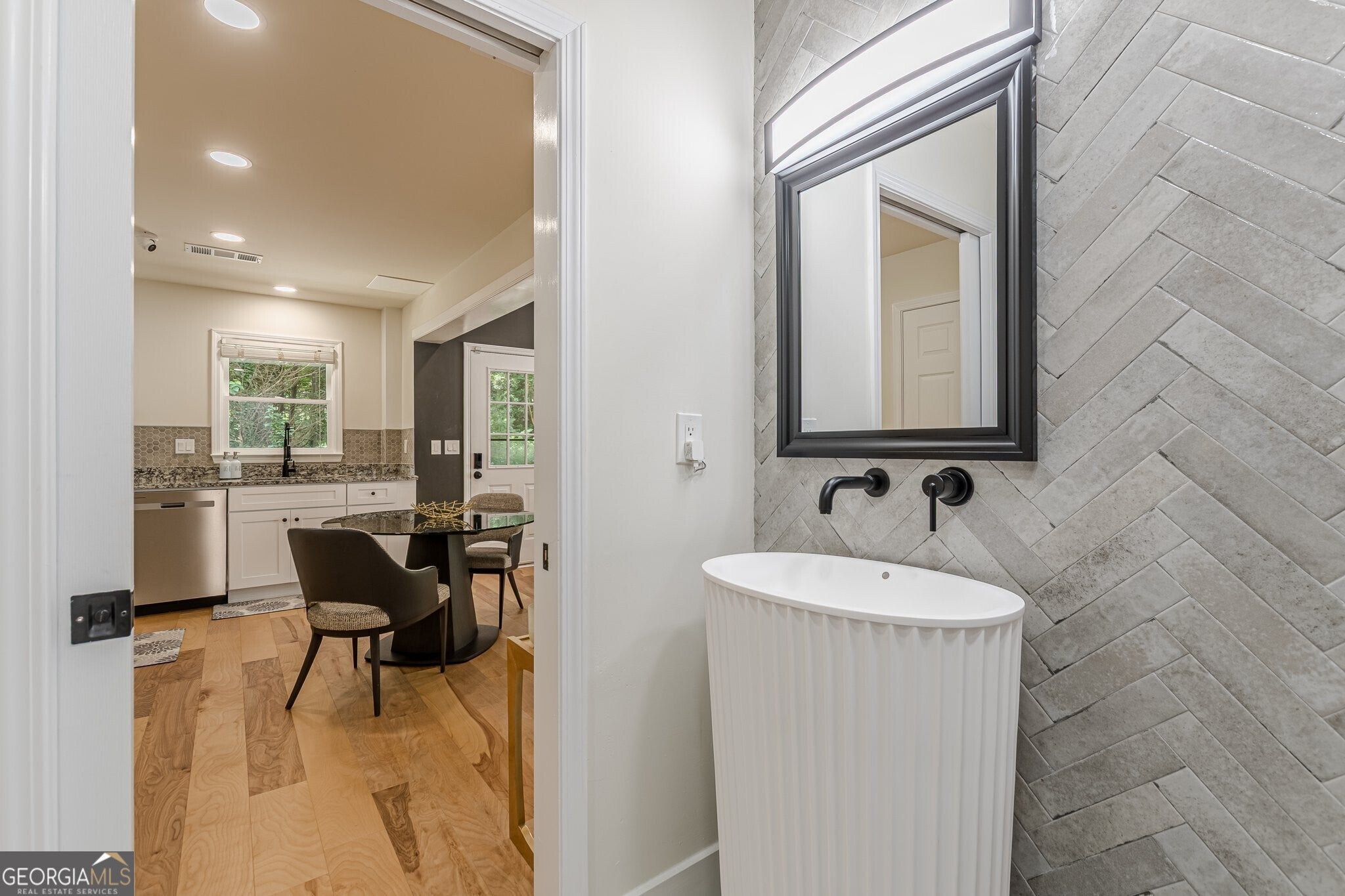 Douglasville, Georgia, 30134, United States, 3 Bedrooms Bedrooms, ,3 BathroomsBathrooms,Residential,Active,1997572