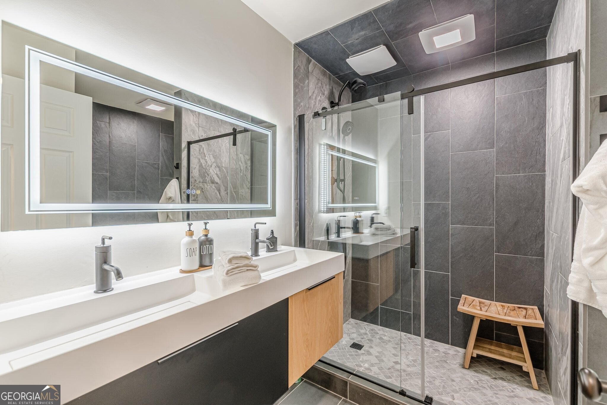 Douglasville, Georgia, 30134, United States, 3 Bedrooms Bedrooms, ,3 BathroomsBathrooms,Residential,Active,1997572