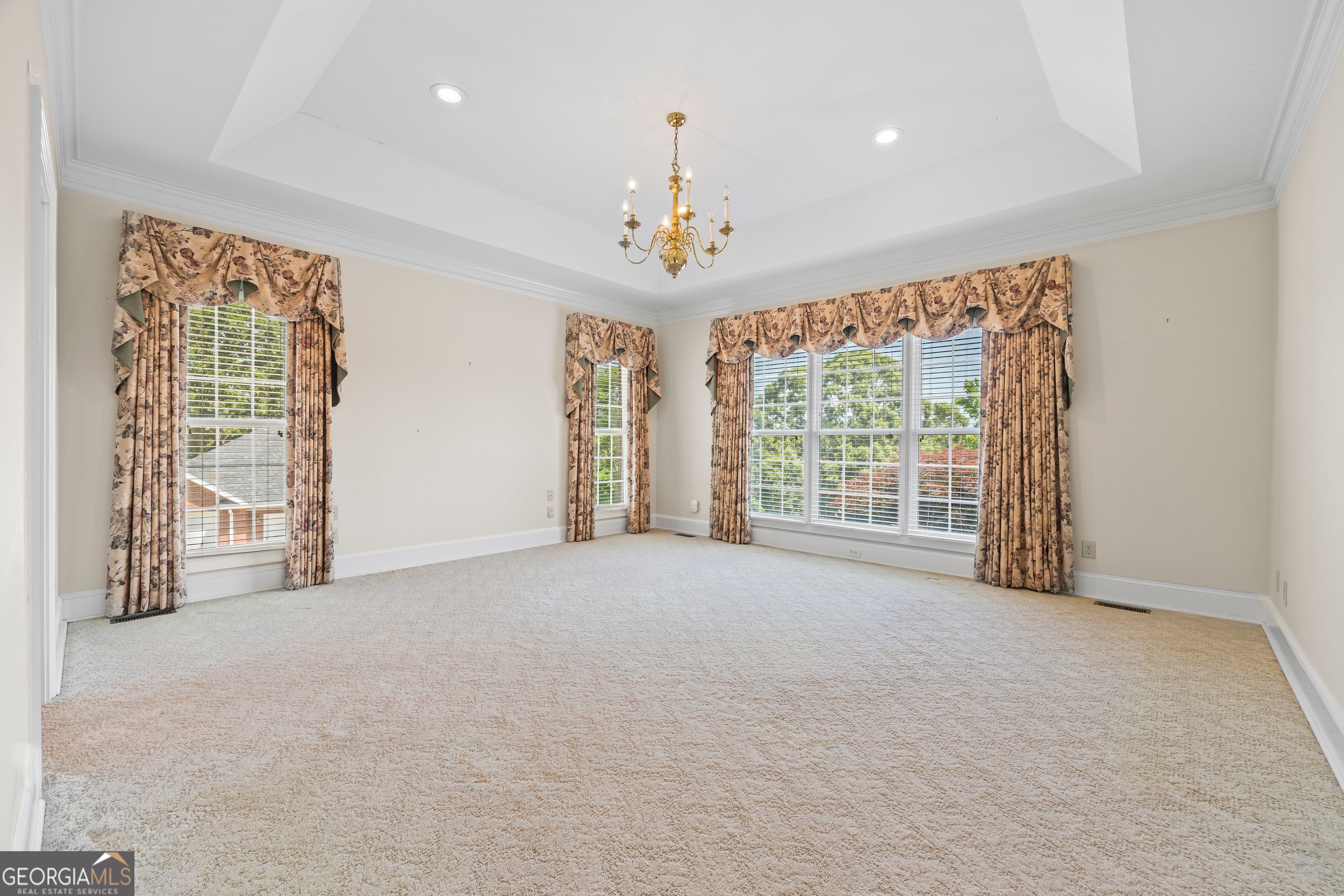 Lavonia, Georgia, 30553, United States, 5 Bedrooms Bedrooms, ,5 BathroomsBathrooms,Residential,Active,1862896