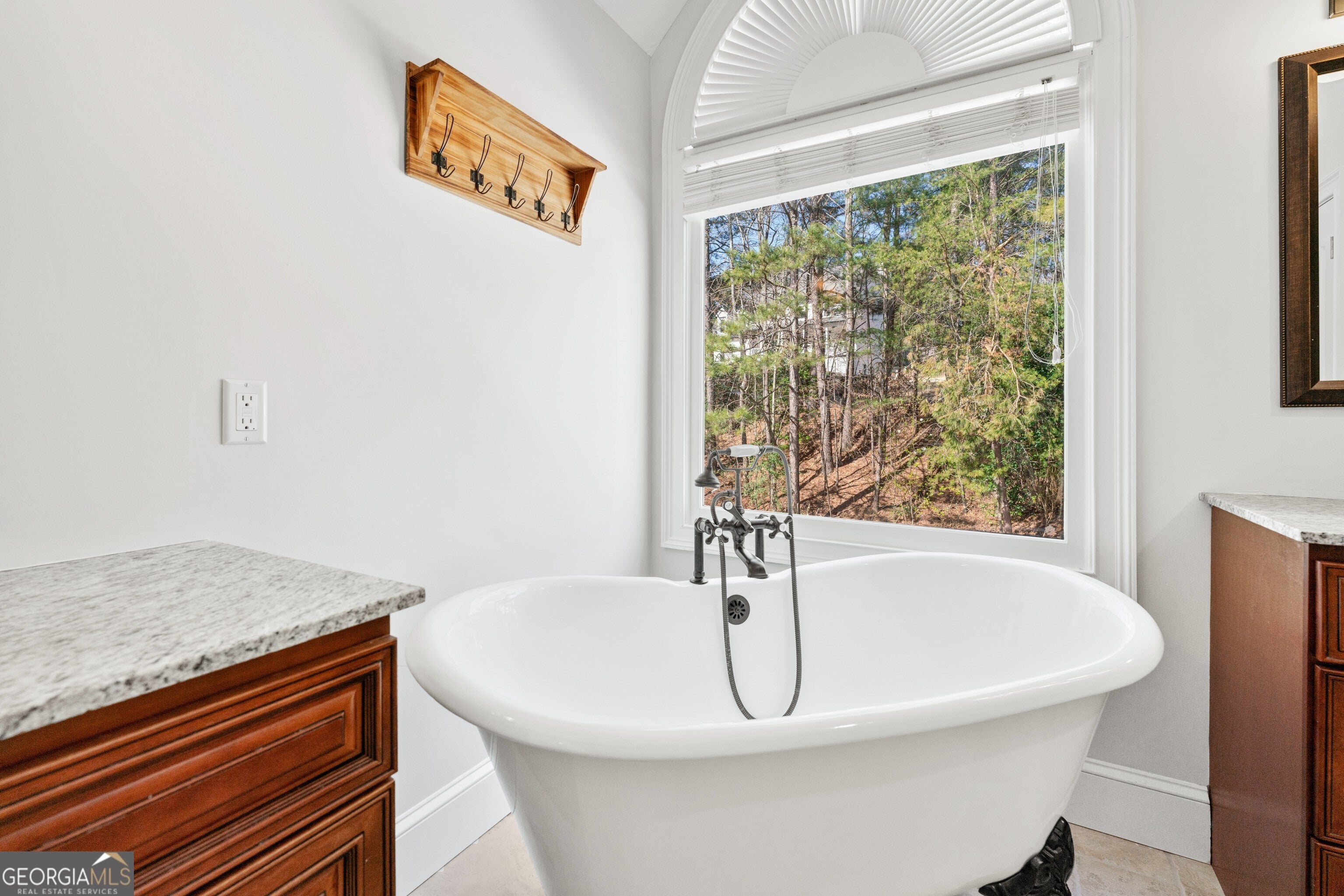 Flowery Branch, Georgia, 30542, United States, ,4 BathroomsBathrooms,Residential,Active,1773157