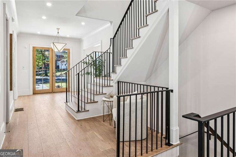 Atlanta, Georgia, 30306, United States, 6 Bedrooms Bedrooms, ,7 BathroomsBathrooms,Residential,Active,1994977