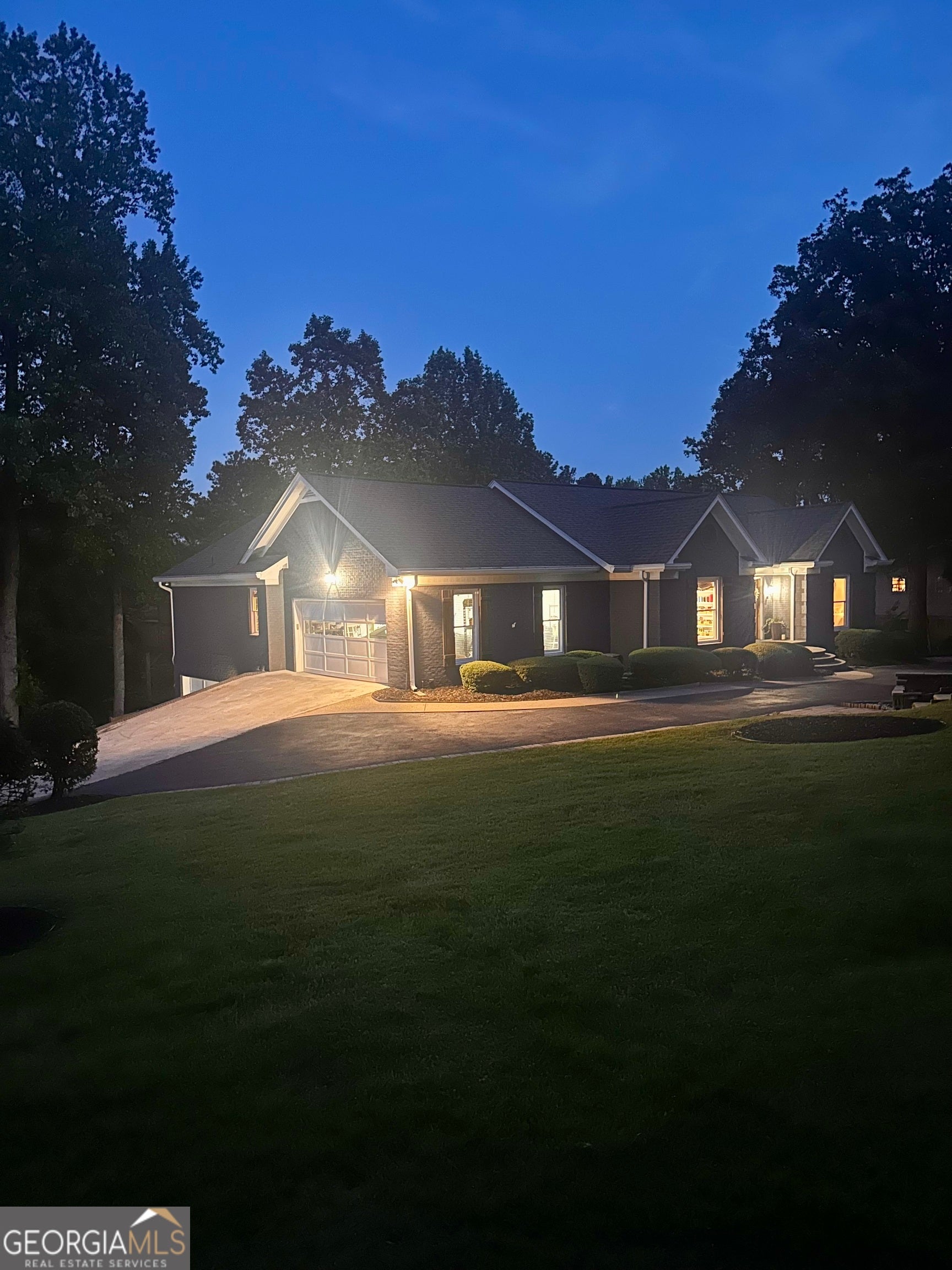 Buford, Georgia, 30518, United States, 5 Bedrooms Bedrooms, ,4 BathroomsBathrooms,Residential,Active,1764462