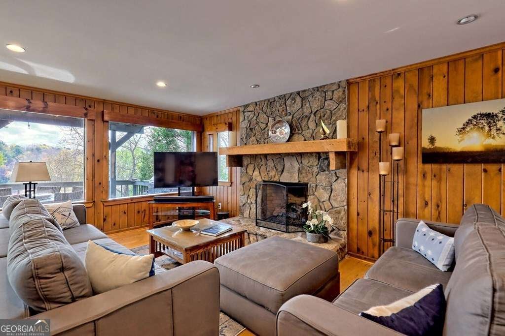 Blairsville, Georgia, 30512, United States, 4 Bedrooms Bedrooms, ,6 BathroomsBathrooms,Residential,Active,1922313