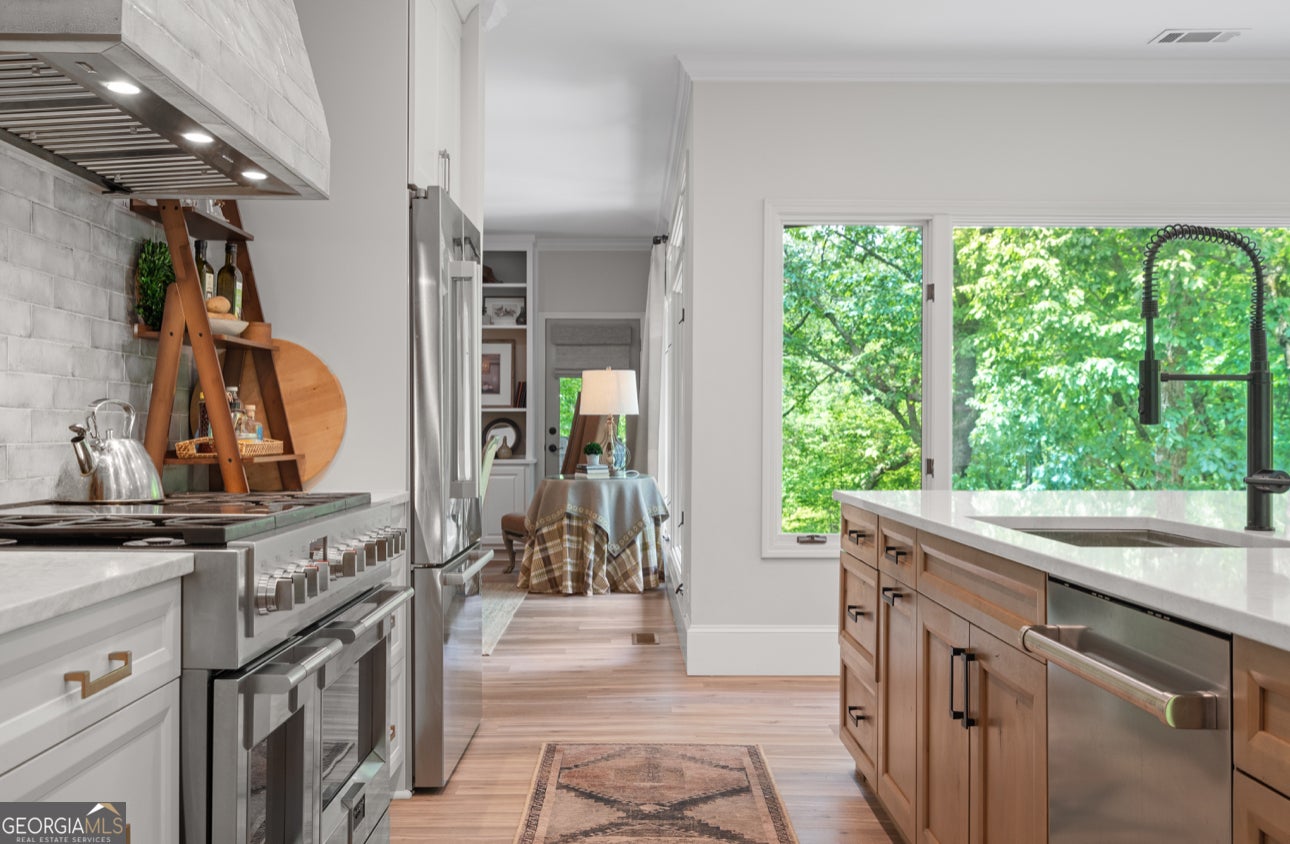 Big Canoe, Georgia, 30143, United States, 5 Bedrooms Bedrooms, ,6 BathroomsBathrooms,Residential,Active,1810518