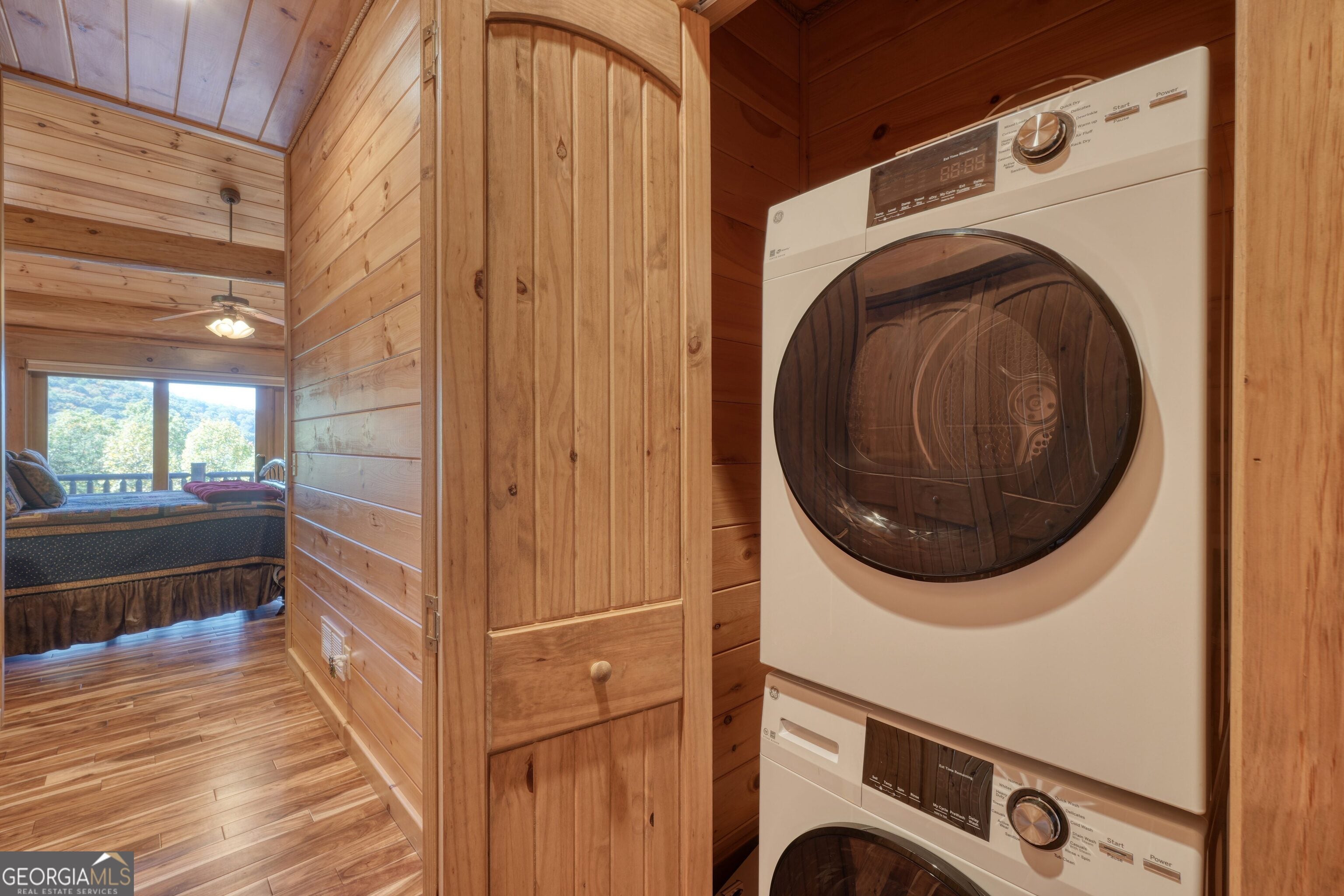 Blue Ridge, Georgia, 30513, United States, 4 Bedrooms Bedrooms, ,5 BathroomsBathrooms,Residential,Active,1969833