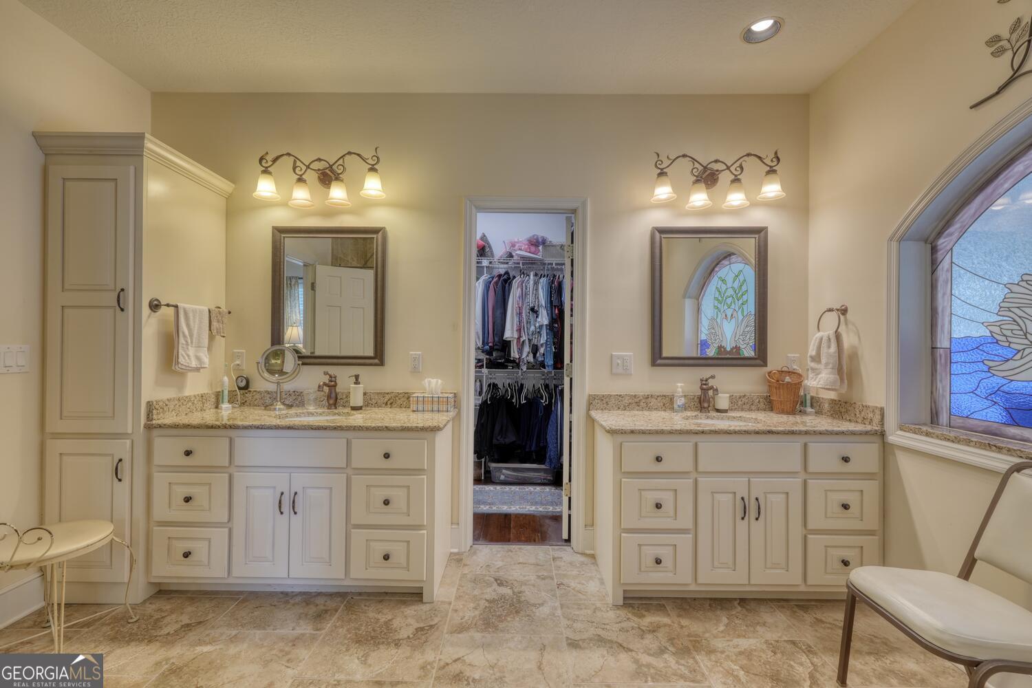 Blairsville, Georgia, 30512, United States, 4 Bedrooms Bedrooms, ,4 BathroomsBathrooms,Residential,Active,1897990