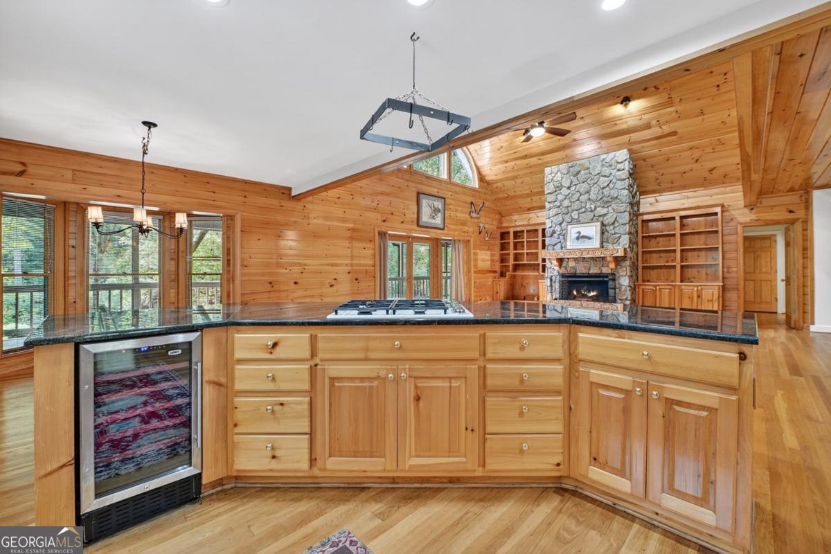 Ellijay, Georgia, 30536, United States, 3 Bedrooms Bedrooms, ,5 BathroomsBathrooms,Residential,Active,1929666