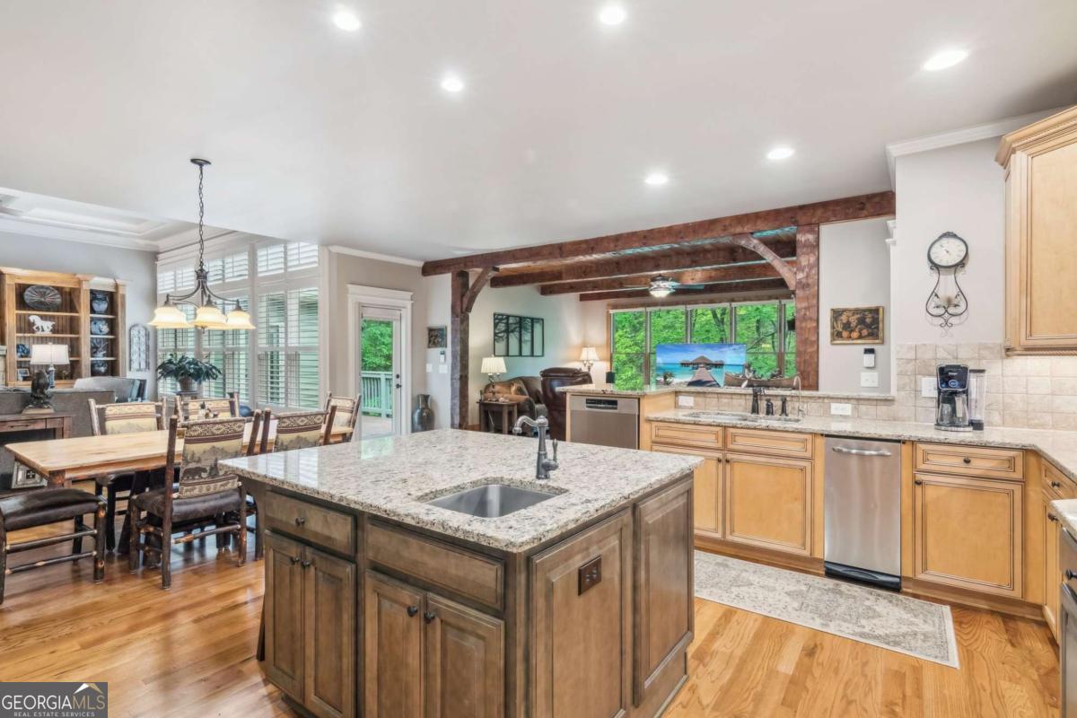 Big Canoe, Georgia, 30143, United States, 5 Bedrooms Bedrooms, ,6 BathroomsBathrooms,Residential,Active,1997550