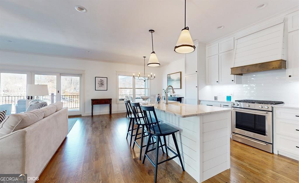 Hiawassee, Georgia, 30546, United States, 4 Bedrooms Bedrooms, ,5 BathroomsBathrooms,Residential,Active,1899226