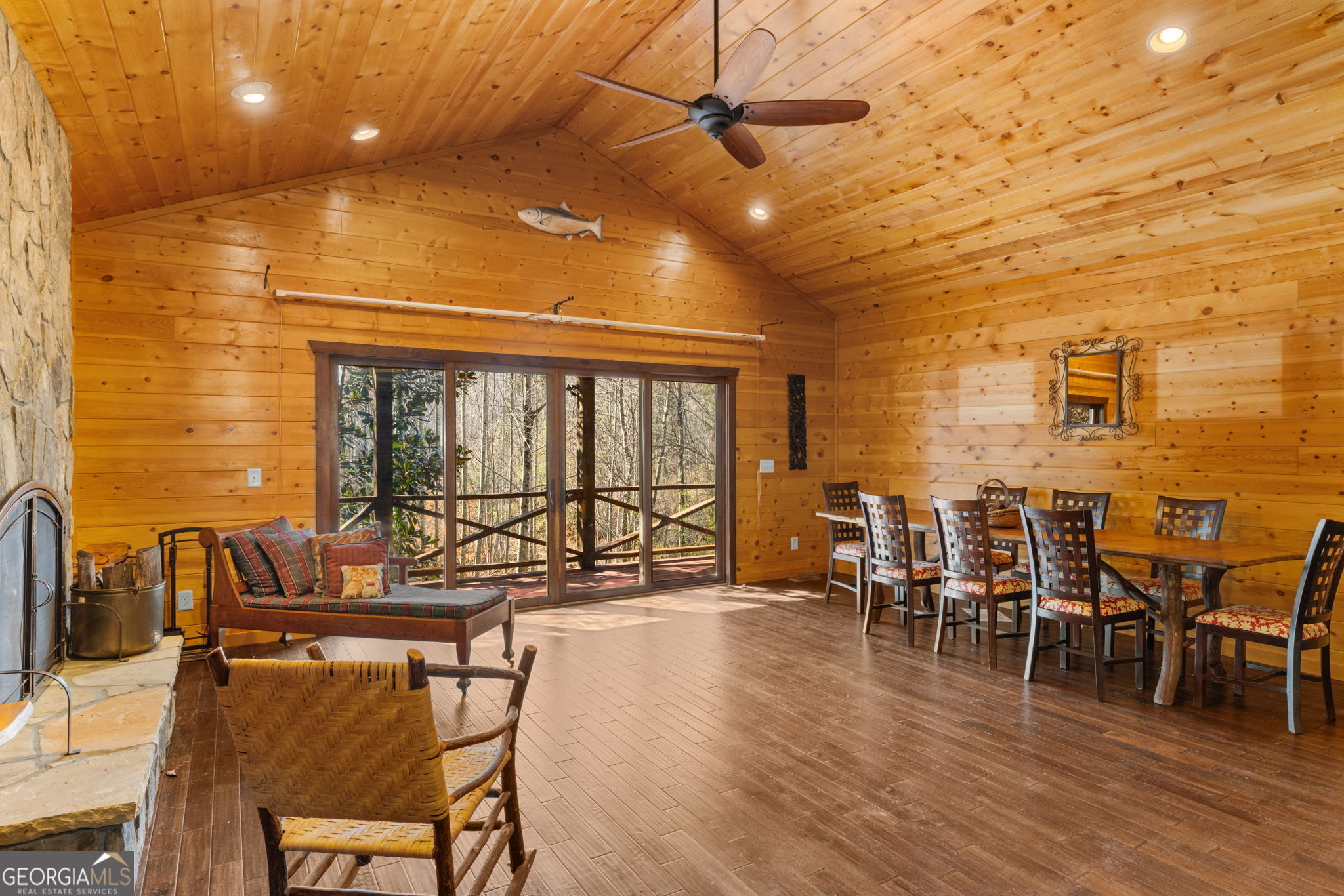 Clarkesville, Georgia, 30523, United States, 3 Bedrooms Bedrooms, ,4 BathroomsBathrooms,Residential,Active,2007020