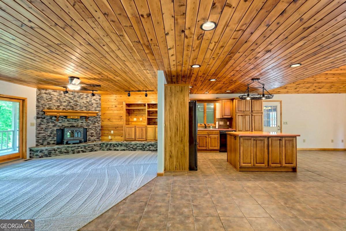 Hiawassee, Georgia, 30546, United States, ,3 BathroomsBathrooms,Residential,Active,1790197