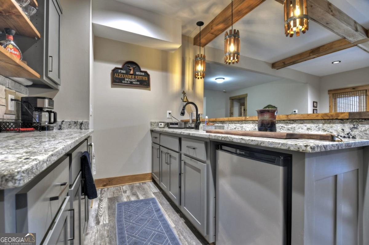 Ellijay, Georgia, 30540, United States, 5 Bedrooms Bedrooms, ,4 BathroomsBathrooms,Residential,Active,1954017