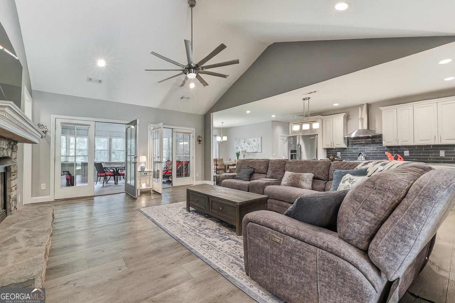 Ellijay, Georgia, 30540, United States, 4 Bedrooms Bedrooms, ,5 BathroomsBathrooms,Residential,Active,1913021