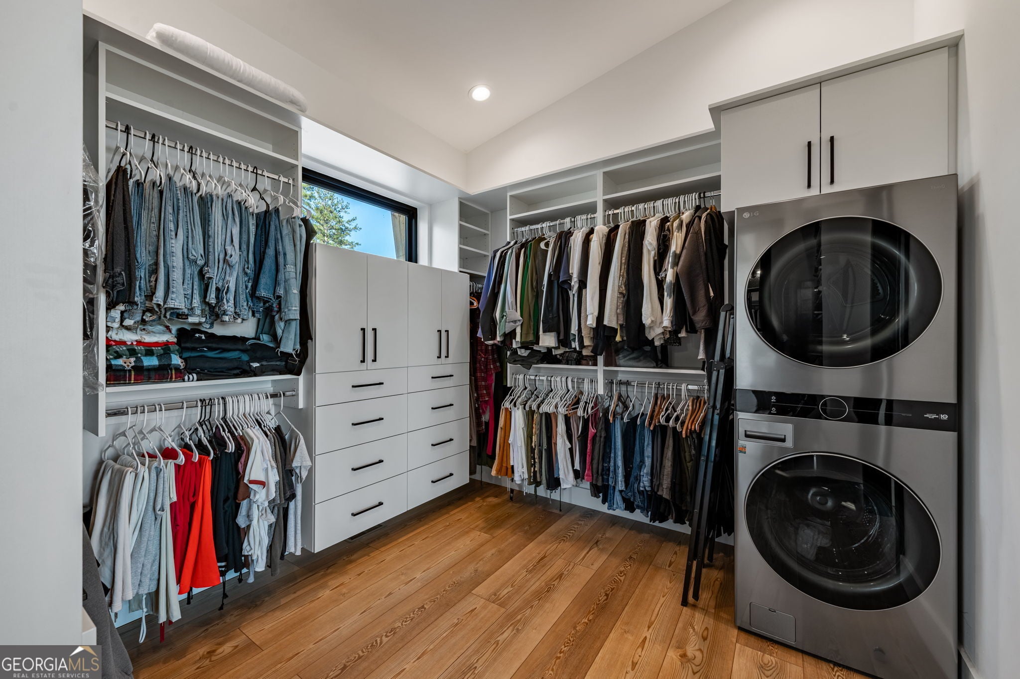 Ellijay, Georgia, 30540, United States, 4 Bedrooms Bedrooms, ,3 BathroomsBathrooms,Residential,Active,1986866