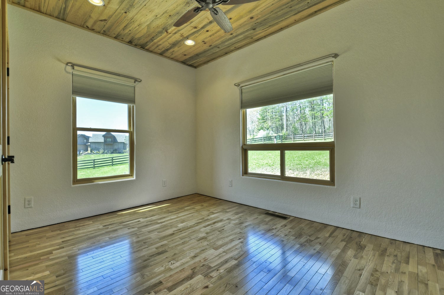 Morganton, Georgia, 30560, United States, 5 Bedrooms Bedrooms, ,3 BathroomsBathrooms,Residential,Active,1798022
