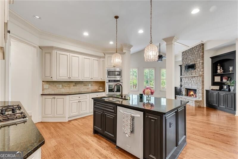 Braselton, Georgia, 30517, United States, 5 Bedrooms Bedrooms, ,5 BathroomsBathrooms,Residential,Active,1912809