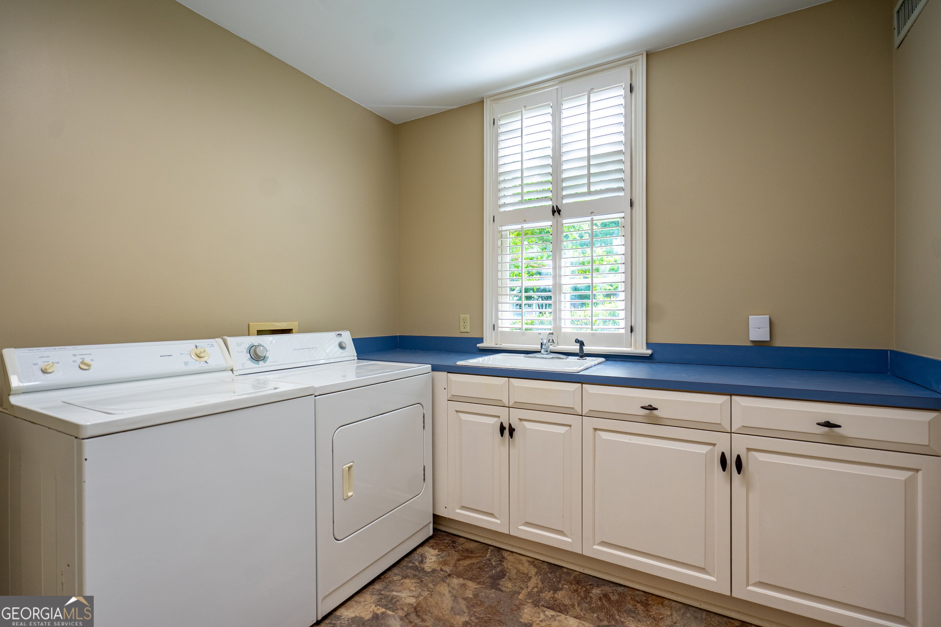 Lagrange, Georgia, 30240, United States, 5 Bedrooms Bedrooms, ,8 BathroomsBathrooms,Residential,Active,1843897