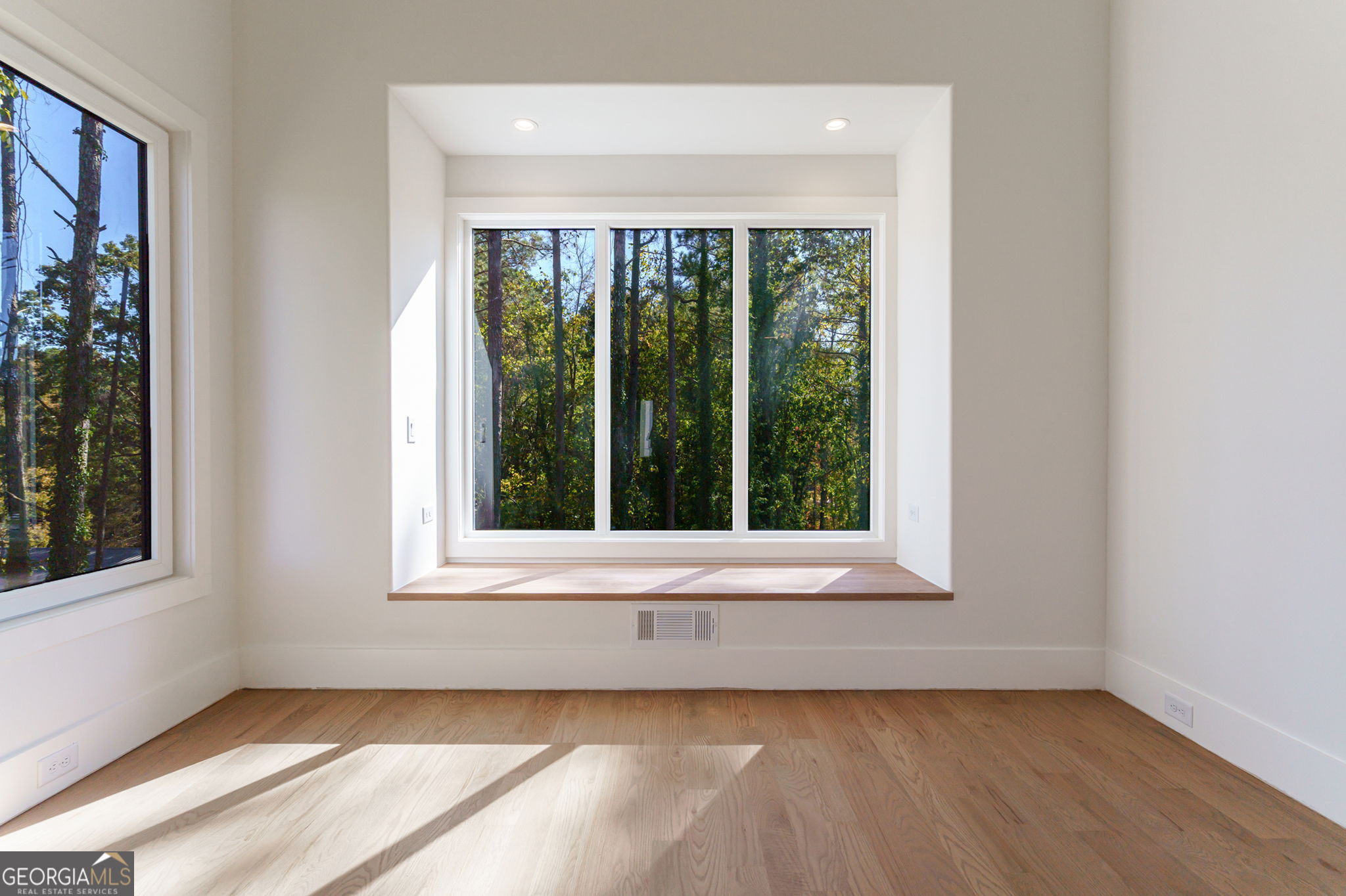 Cumming, Georgia, 30041, United States, 4 Bedrooms Bedrooms, ,4 BathroomsBathrooms,Residential,Active,1969675