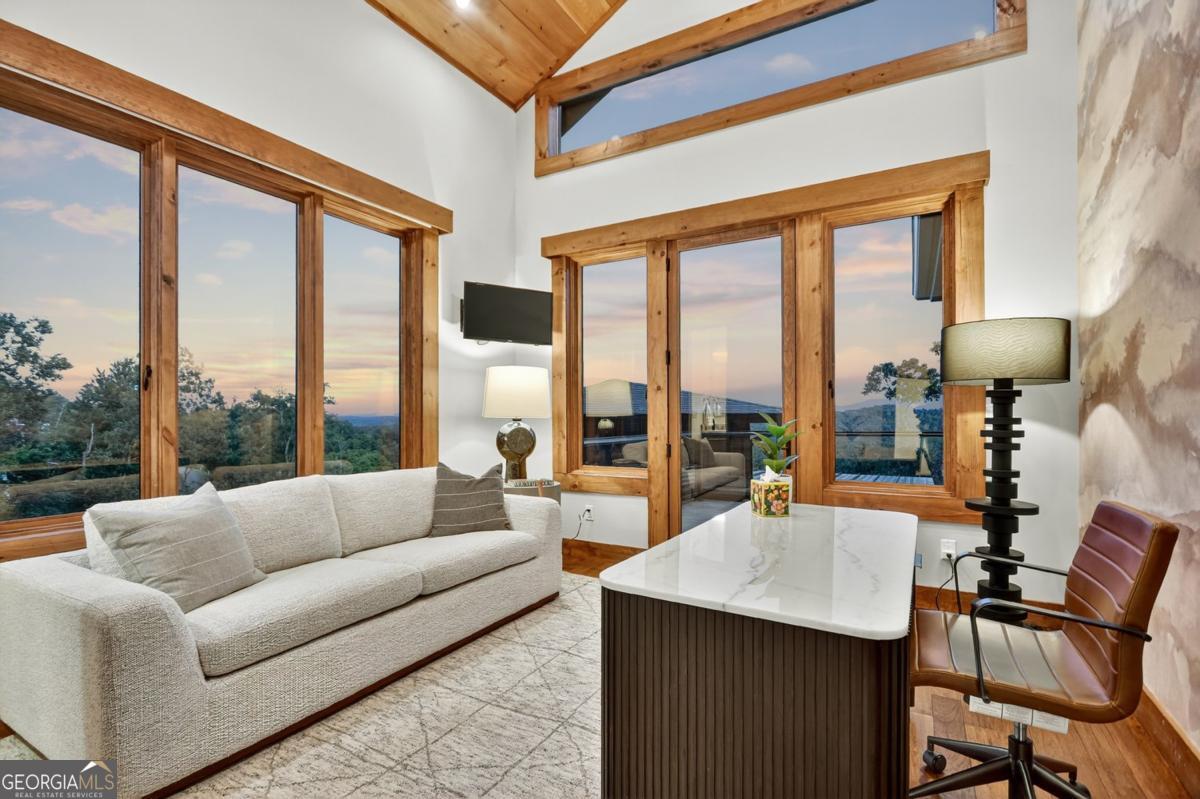 Blue Ridge, Georgia, 30513, United States, 5 Bedrooms Bedrooms, ,5 BathroomsBathrooms,Residential,Active,2003557