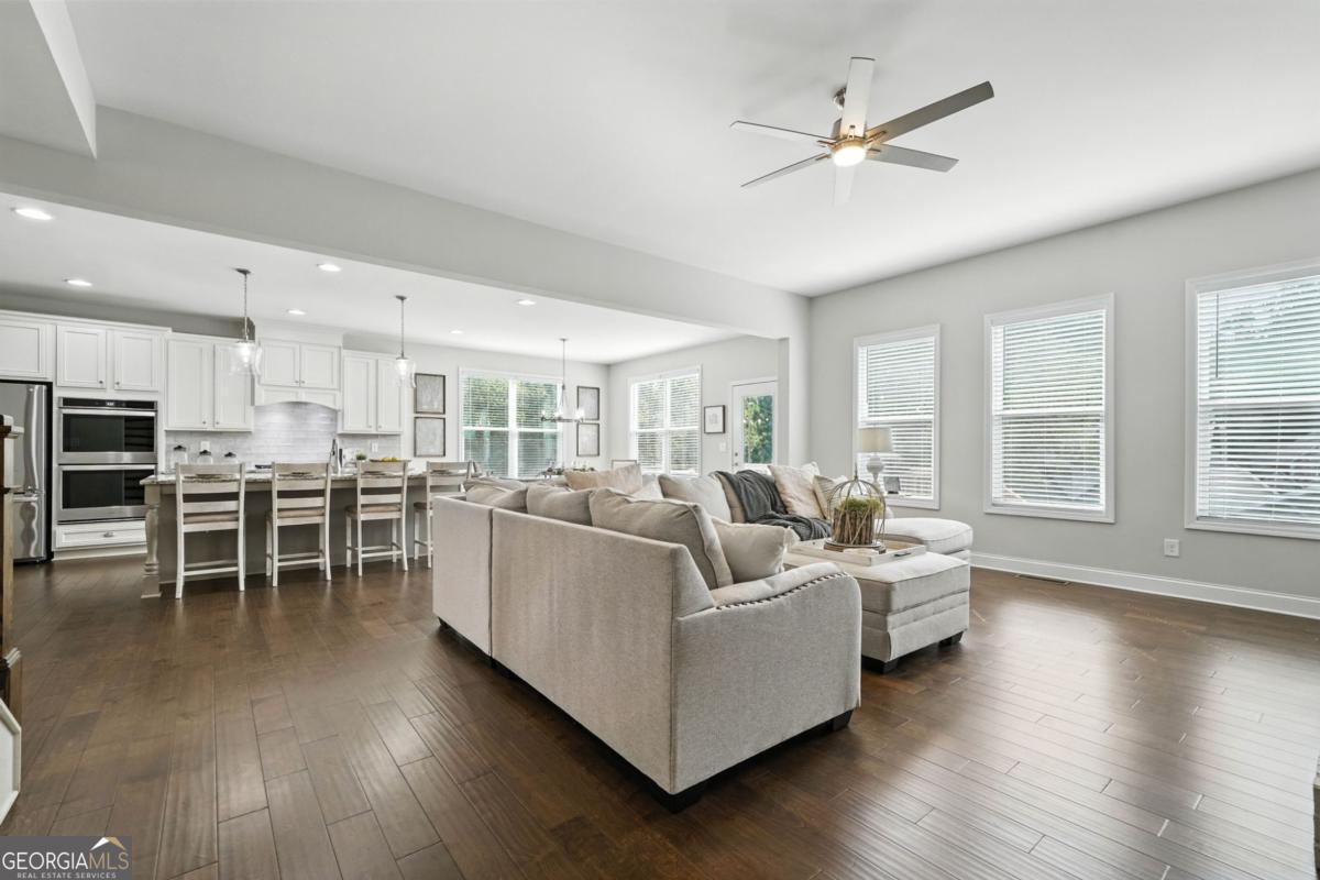 Canton, Georgia, 30115, United States, 7 Bedrooms Bedrooms, ,4 BathroomsBathrooms,Residential,Active,1936405