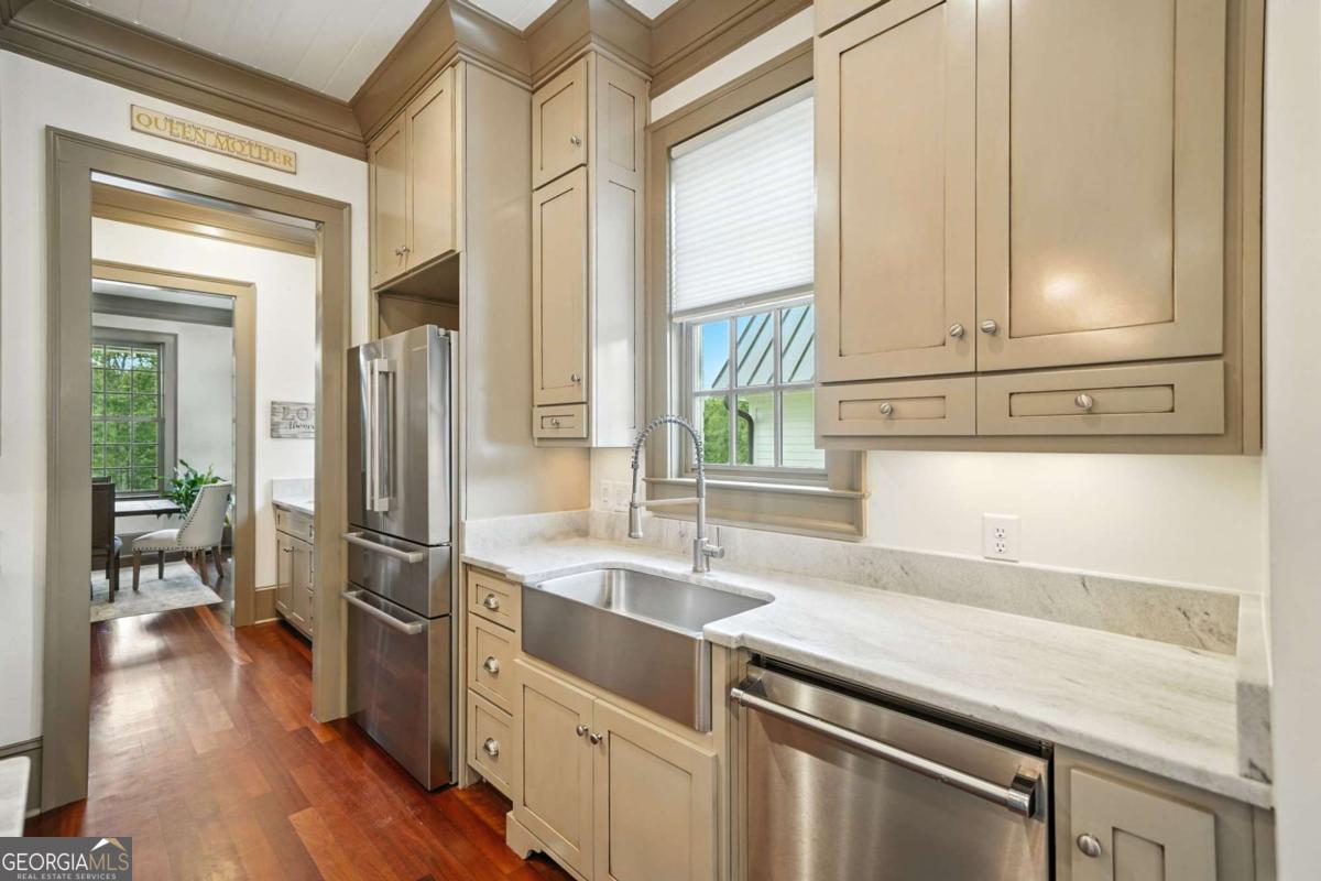 Ball Ground, Georgia, 30107, United States, 5 Bedrooms Bedrooms, ,6 BathroomsBathrooms,Residential,Active,1961923