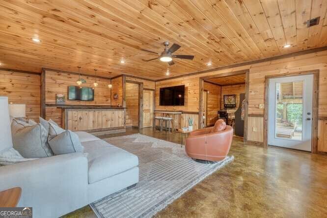 Blue Ridge, Georgia, 30513, United States, 5 Bedrooms Bedrooms, ,4 BathroomsBathrooms,Residential,Active,1922342