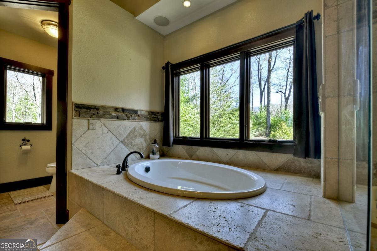 Ellijay, Georgia, 30536, United States, 5 Bedrooms Bedrooms, ,6 BathroomsBathrooms,Residential,Active,1953697