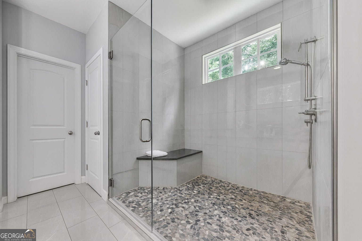 Ellijay, Georgia, 30540, United States, 4 Bedrooms Bedrooms, ,5 BathroomsBathrooms,Residential,Active,1913021