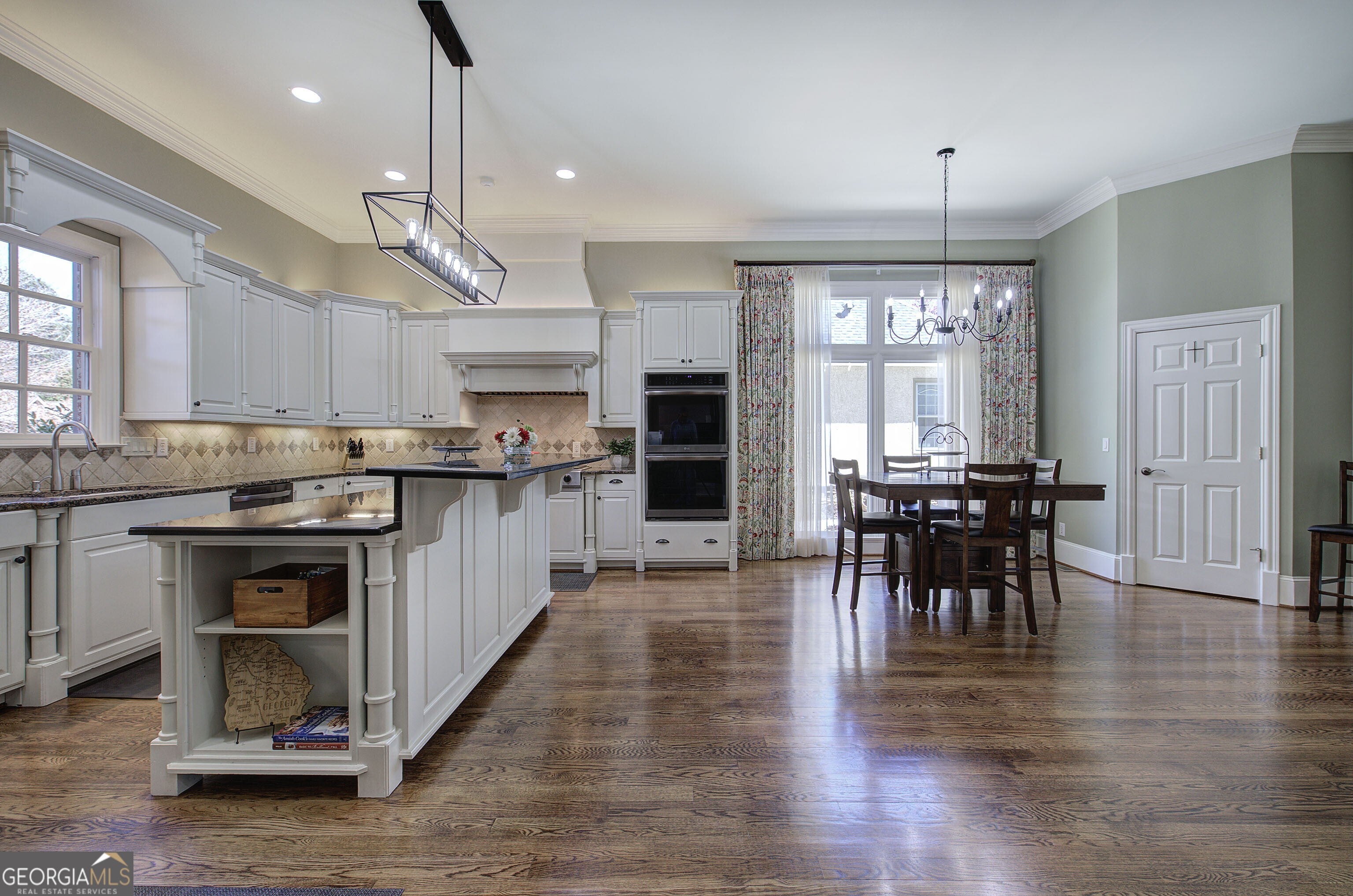 Kennesaw, Georgia, 30152, United States, 6 Bedrooms Bedrooms, ,7 BathroomsBathrooms,Residential,Active,1967313