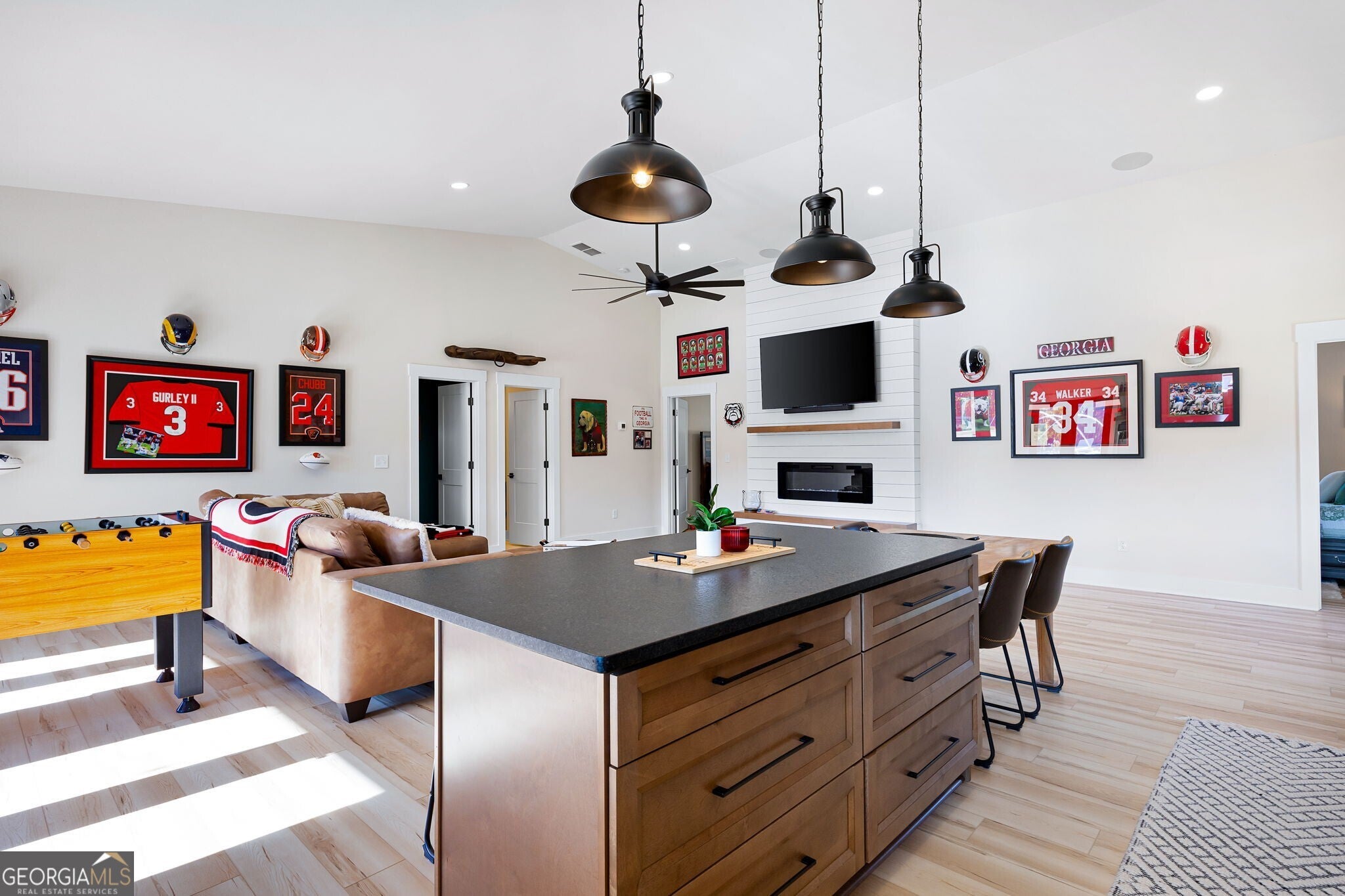 Rydal, Georgia, 30171, United States, 5 Bedrooms Bedrooms, ,5 BathroomsBathrooms,Residential,Active,1987251