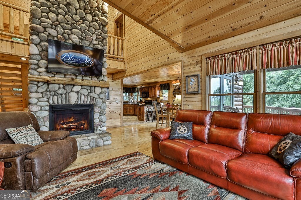 Blue Ridge, Georgia, 30513, United States, 4 Bedrooms Bedrooms, ,4 BathroomsBathrooms,Residential,Active,2010546