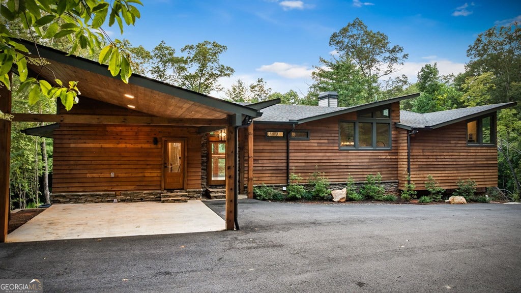 Ellijay, Georgia, 30540, United States, 5 Bedrooms Bedrooms, ,6 BathroomsBathrooms,Residential,Active,1919053