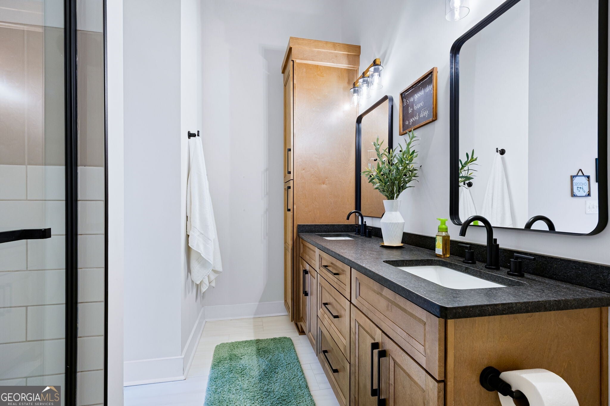 Rydal, Georgia, 30171, United States, 5 Bedrooms Bedrooms, ,5 BathroomsBathrooms,Residential,Active,1987251