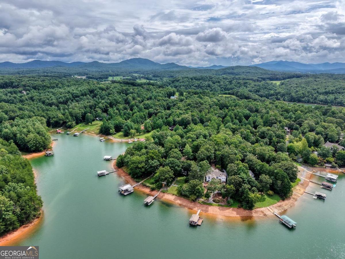 Blairsville, Georgia, 30512, United States, 4 Bedrooms Bedrooms, ,4 BathroomsBathrooms,Residential,Active,1926683