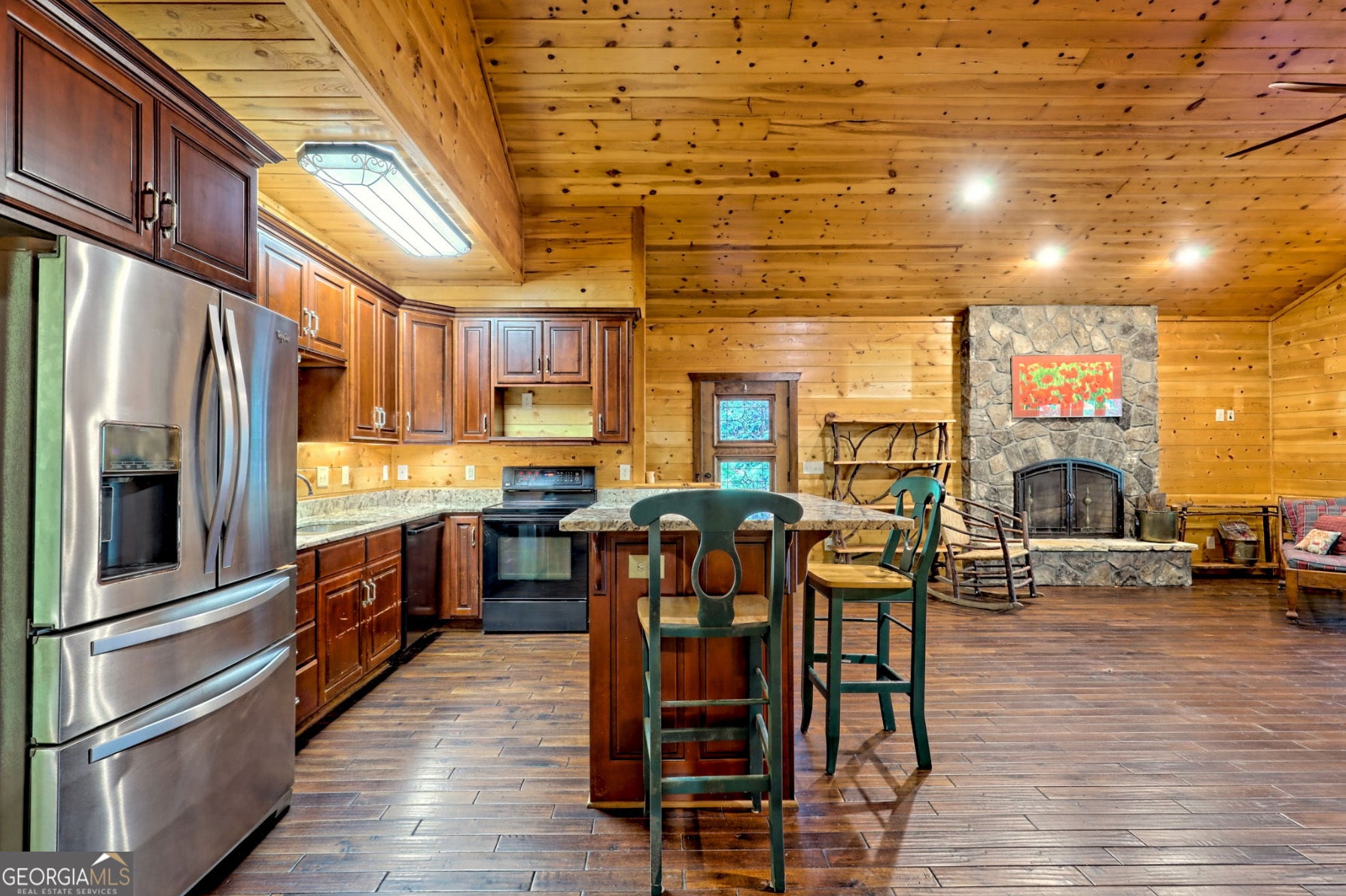 Clarkesville, Georgia, 30523, United States, 2 Bedrooms Bedrooms, ,4 BathroomsBathrooms,Residential,Active,1953278
