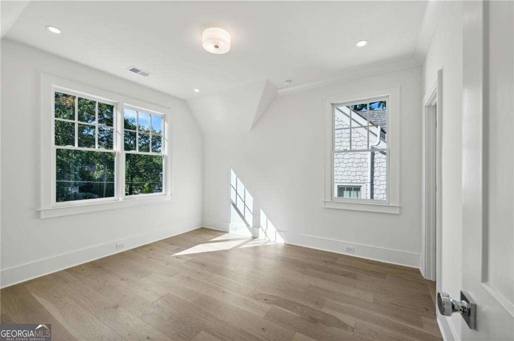 Atlanta, Georgia, 30305, United States, 6 Bedrooms Bedrooms, ,5 BathroomsBathrooms,Residential,Active,1702025