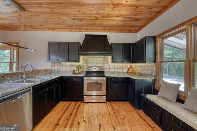 Blue Ridge, Georgia, 30513, United States, 5 Bedrooms Bedrooms, ,4 BathroomsBathrooms,Residential,Active,1922342