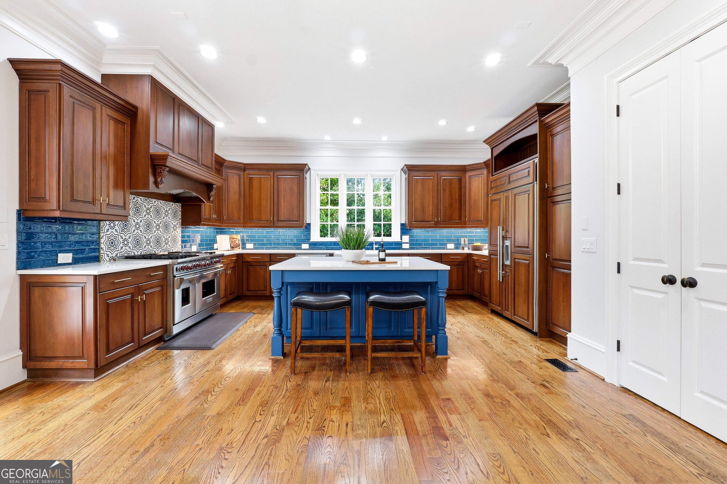 Kennesaw, Georgia, 30152, United States, 6 Bedrooms Bedrooms, ,8 BathroomsBathrooms,Residential,Active,2009375