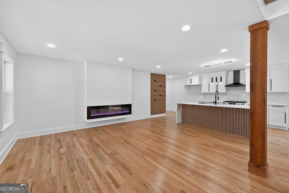 Norcross, Georgia, 30071, United States, 6 Bedrooms Bedrooms, ,5 BathroomsBathrooms,Residential,Active,2009837