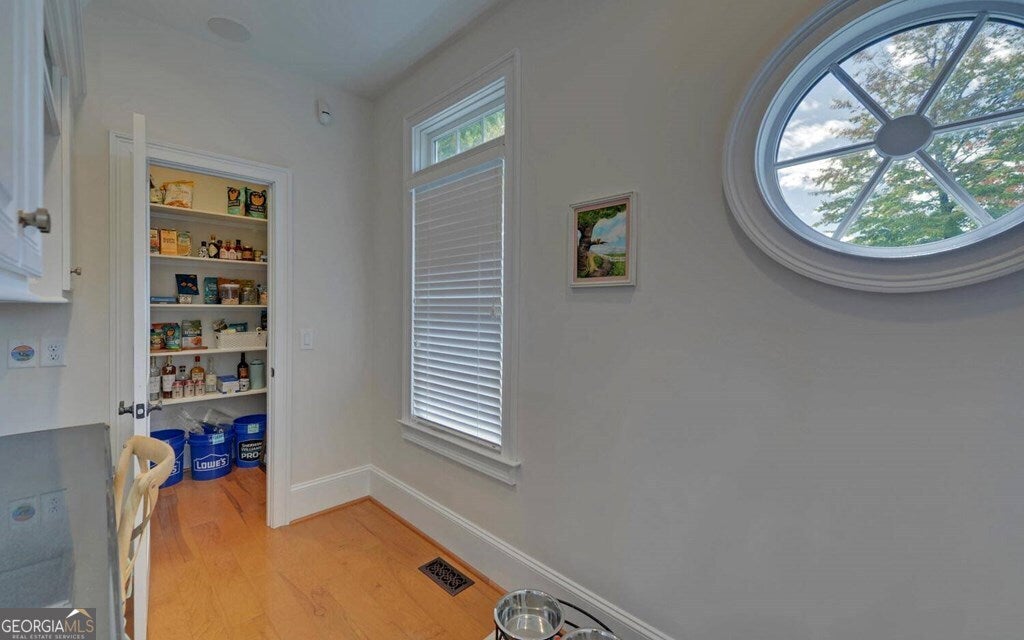 Hiawassee, Georgia, 30546, United States, 8 Bedrooms Bedrooms, ,6 BathroomsBathrooms,Residential,Active,1821963