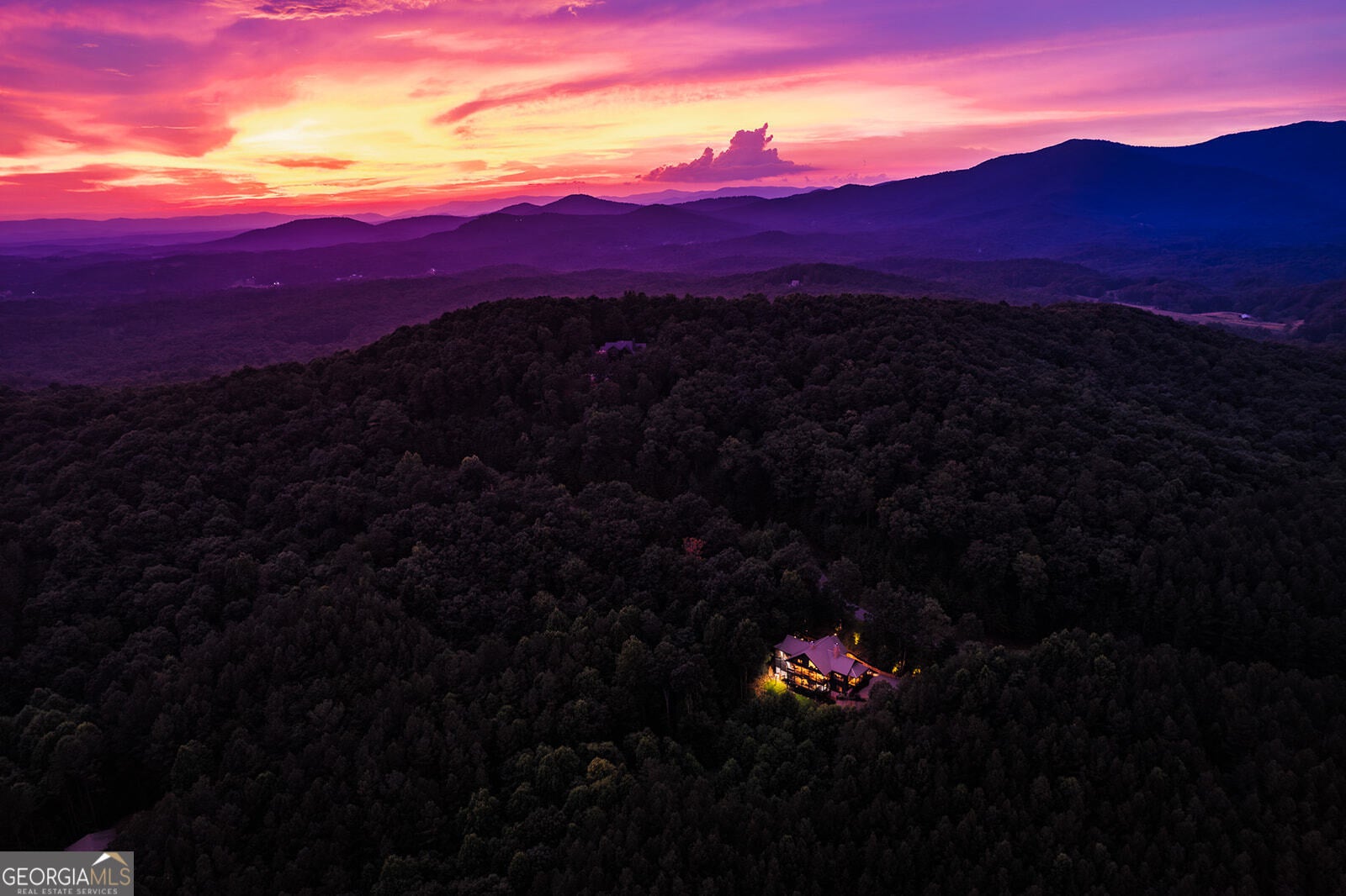 Ellijay, Georgia, 30536, United States, 6 Bedrooms Bedrooms, ,5 BathroomsBathrooms,Residential,Active,1936401