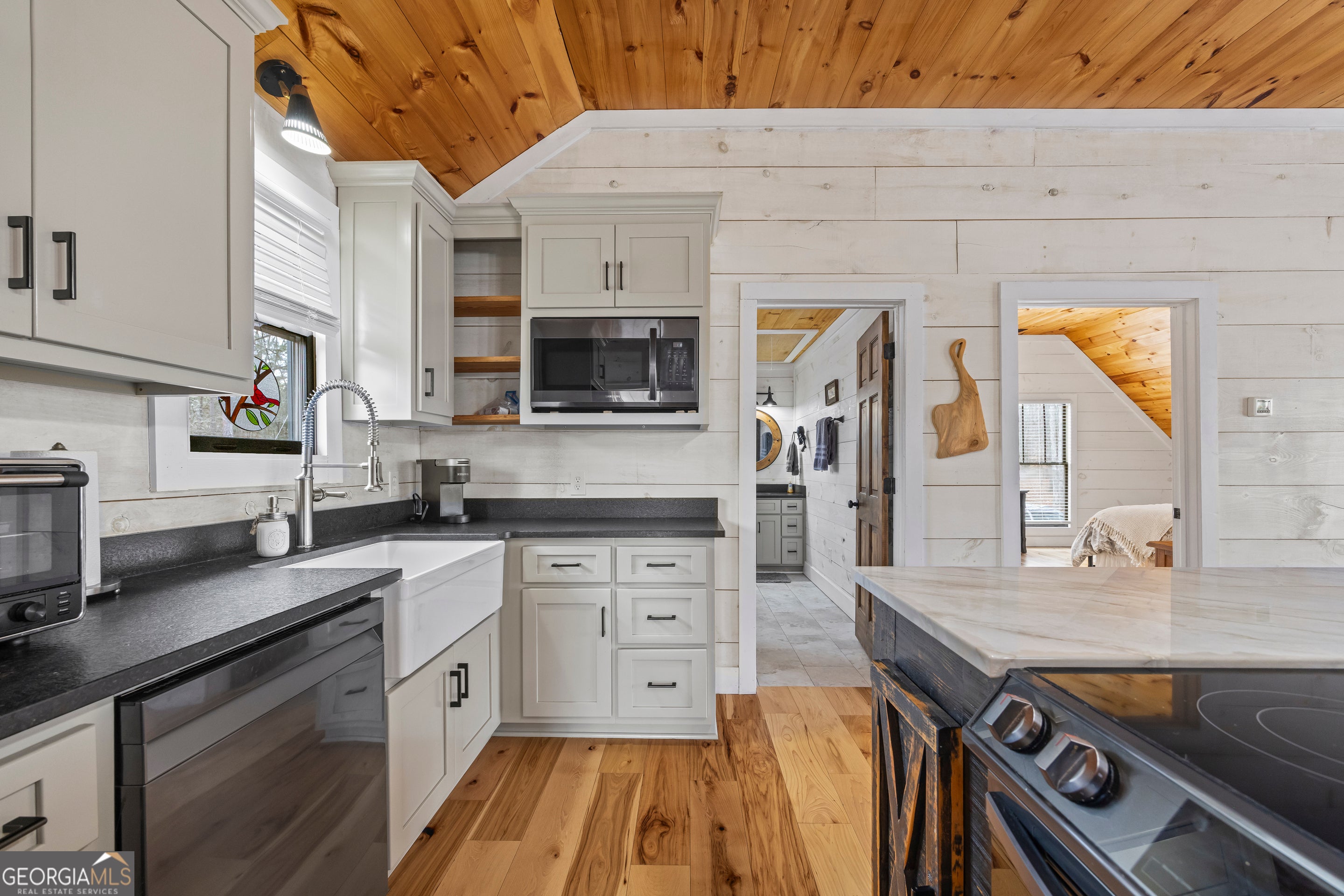 Hartwell, Georgia, 30643, United States, 6 Bedrooms Bedrooms, ,6 BathroomsBathrooms,Residential,Active,2011216