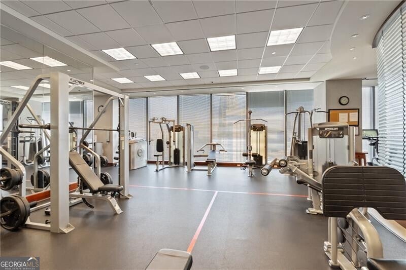 Atlanta, Georgia, 30326, United States, 2 Bedrooms Bedrooms, ,3 BathroomsBathrooms,Residential,Active,1945475