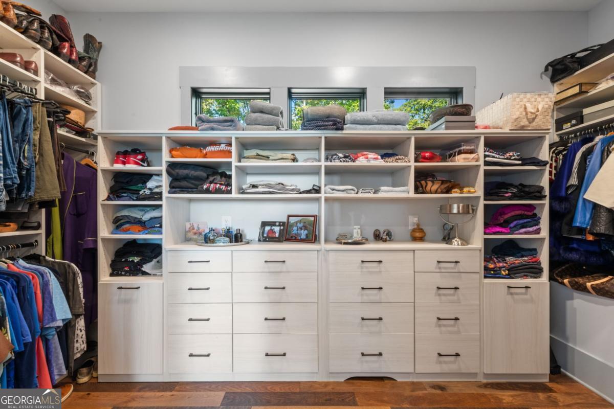 Ellijay, Georgia, 30536, United States, 3 Bedrooms Bedrooms, ,4 BathroomsBathrooms,Residential,Active,1968415