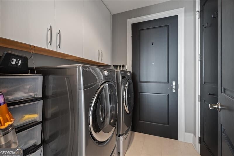 Atlanta, Georgia, 30326, United States, 2 Bedrooms Bedrooms, ,3 BathroomsBathrooms,Residential,Active,1945461